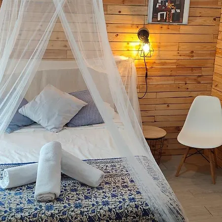 Yandre Garden House -
